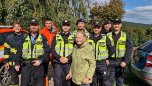 Noc strávila v lese