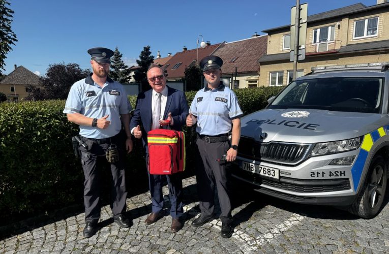 Nový zdravotnický batoh pro policisty v Solnici