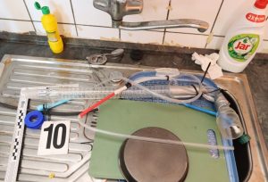 Přímo při výrobě metamfetaminu byl v bytě zadržen „vařič“