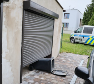 Také keramický vodník byl odcizen