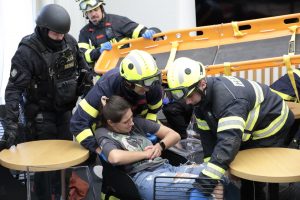 Taktické cvičení v budově krajského úřadu v Pardubicích