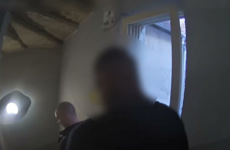 Trojice maskovaných nenechavců obrala seniora