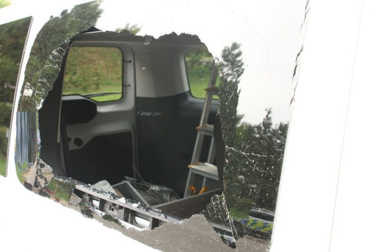 Vloupání do prodejny a dodávky je objasněno