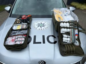 Darem jsme přijali dva záchranářské batohy