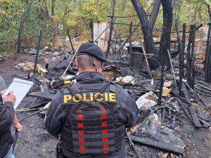 Plameny muže nepustily zpět