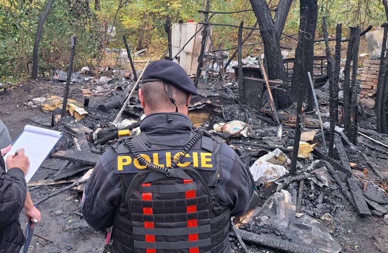 Plameny muže nepustily zpět