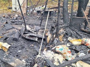 Plameny muže nepustily zpět