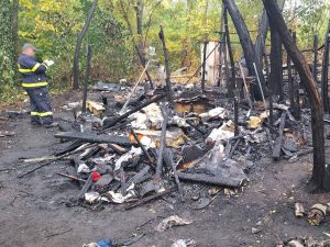 Plameny muže nepustily zpět