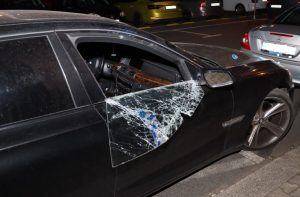 Po osmi letech byl propuštěn na svobodu, náprava mu však nevydržela dlouho.