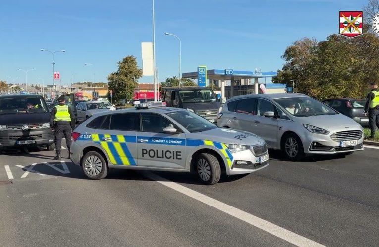Policisté kontrolovali ubytovny i mezinárodní autobusy
