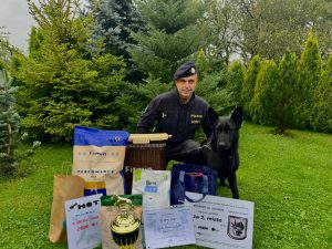 Psovod mjr. Carbol s fenou Qantarou poprvé na mistrovství, vítězství jim uniklo jen o pár bodů