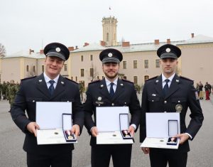 Květ vlčího máku připomněl hrdiny minulosti i přítomnosti