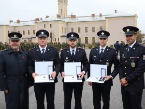 Květ vlčího máku připomněl hrdiny minulosti i přítomnosti