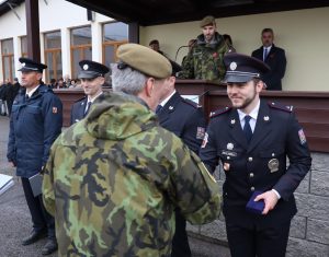 Květ vlčího máku připomněl hrdiny minulosti i přítomnosti