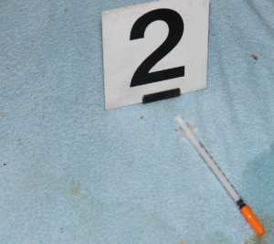 Manželé zemřeli ze soudně lékařského hlediska násilnou smrtí po užití také fentanylu