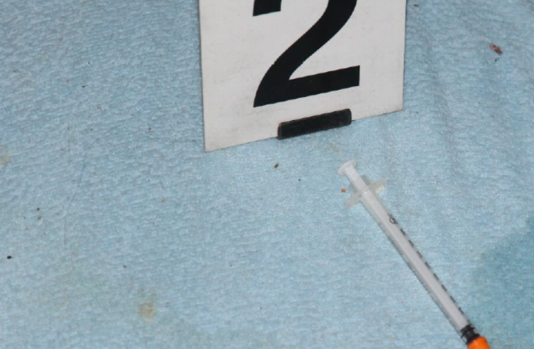 Manželé zemřeli ze soudně lékařského hlediska násilnou smrtí po užití také fentanylu