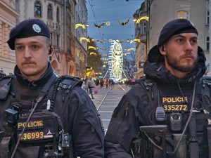 S blížícími se Vánocemi posilují policisté výkon služby