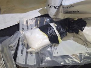 Cizinec vyráběl, jeho partnerka především prodávala