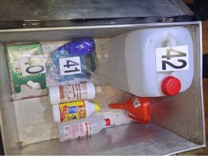 Cizinec vyráběl, jeho partnerka především prodávala