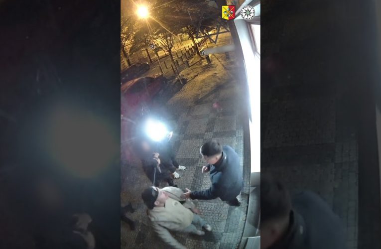 Hajlovali před židovským obchodem