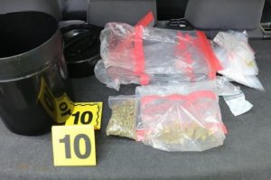 Odhalena organizovaná skupina, která distribuovala drogy do věznice