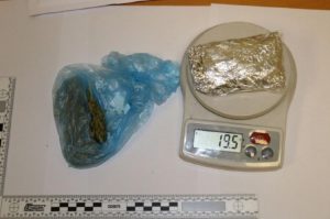 Odhalena organizovaná skupina, která distribuovala drogy do věznice