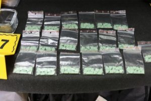 Odhalena organizovaná skupina, která distribuovala drogy do věznice