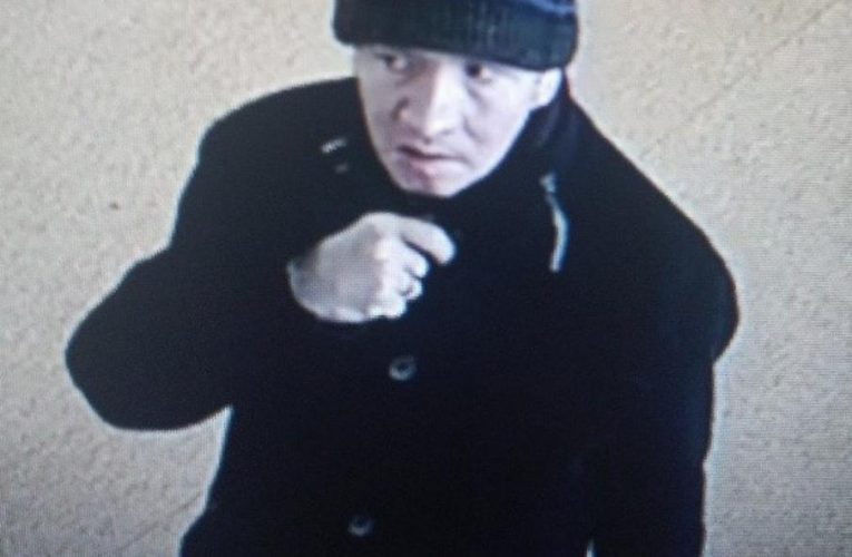 Pátrání po muži na fotografii