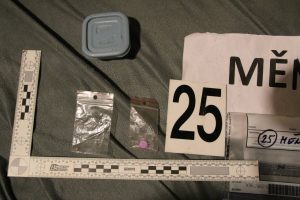 Dva bratři obviněni z výroby a distribuce pervitinu