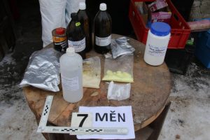 Dva bratři obviněni z výroby a distribuce pervitinu