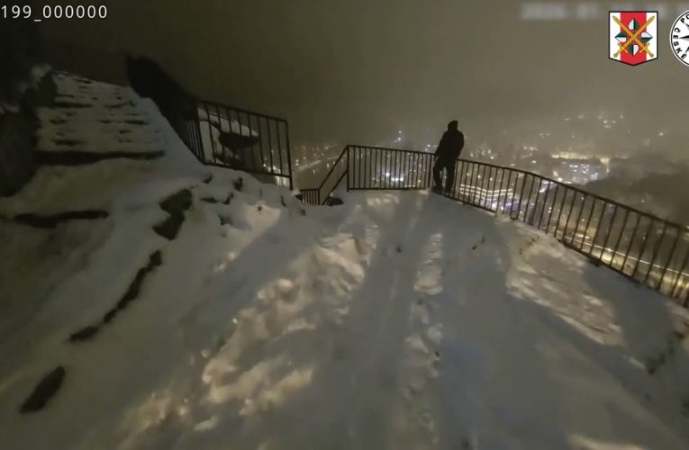 Policisté v Děčíně zabránili tragédii na Pastýřské stěně